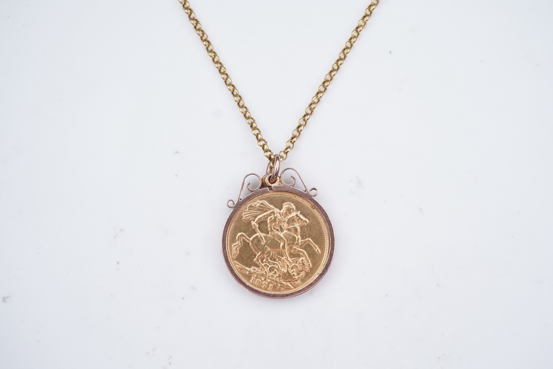 A Victorian gold sovereign pendant